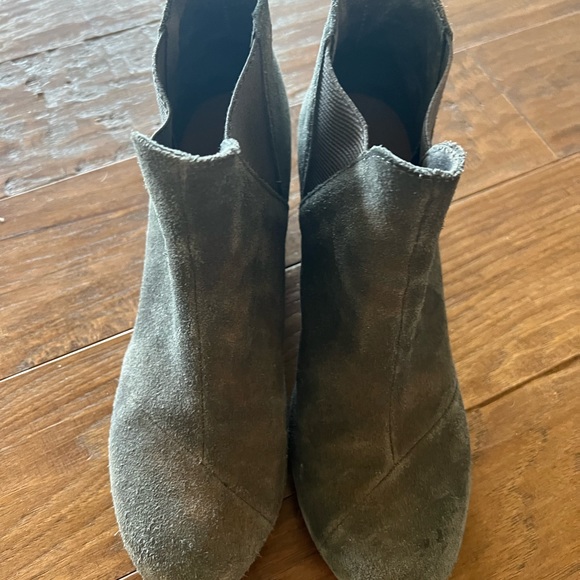 Tom’s size 10 forged iron grey - Picture 2 of 5